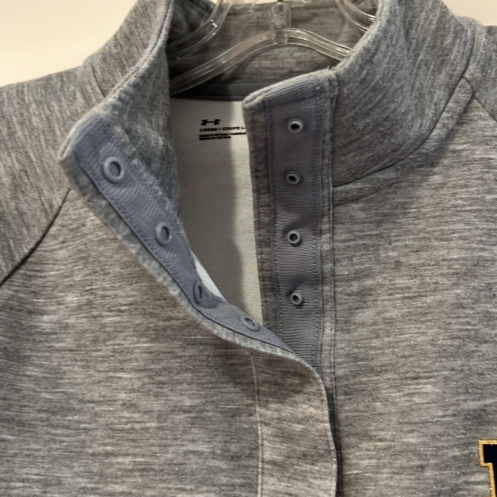 Notre Dame Fighting Irish Under Armour Gray Pullover Running Lightweight Size S - Picture 4 of 10